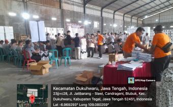 Panwaslucam Talang Pastikan Keamanan Logistik Pilkada 2024 dengan Pengawasan Pengepakan Surat Suara