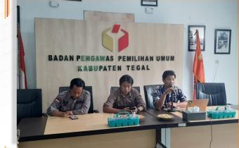 Bawaslu Kabupaten Tegal Adakan Rapat Kajian Produk Hukum Pada Pengawasan Tahapan Pencalonan Pemilihan Umum Tahun 2024