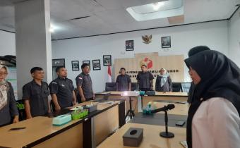 Bawaslu Kabupaten Tegal Bahas Review SAQ Monev KIP 2025 dalam Rapat Internal