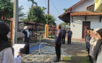 Kordiv Pencegahan, Parmas & Humas Pimpin Apel Pagi Bawaslu Kabupaten Tegal 