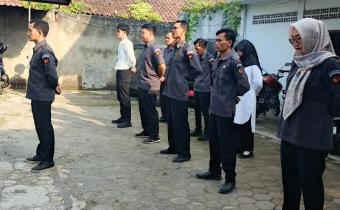 Bawaslu Kabupaten Tegal Gelar Apel Pagi, Tekankan Kinerja Maksimal dan Agenda Bawaslu “Goes to School”.