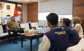 Ketua Bawaslu Rahmat Bagja menerima kunjungan jajaran pengurus Perisai Demokrasi Bangsa (PDB) di Gedung Bawaslu, Rabu (16/7/2025)