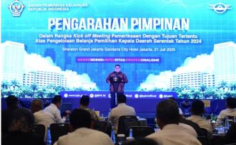 Ketua Bawaslu Rahmat Bagja saat memberikan sambutan di acara Kick Off Meeting Pemeriksaan Dengan Tujuan Dengan Tujuan Tertentu Atas Pengelolaan Belanja Pemilihan Kepala Daerah Serentak Tahun 2024, yang diselenggarakan oleh BPK di Jakarta, Senin (21/7/2025)