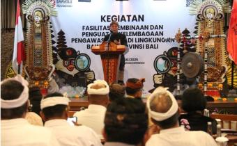 Anggota Bawaslu Totok Hariyono membuka Kegiatan Penguatan Kelembagaan Pengawas Pemilu di Bali, Jumat (25/7/2025)/Foto: Humas Bawaslu Prov Bali
