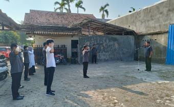 Bawaslu Kabupaten Tegal Gelar Apel Pagi, Ketua Harpendi Dwi Pratiwi Tekankan Kesiapan Agenda Penting