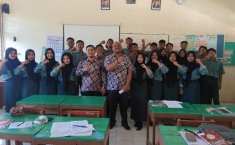 Sosialisasi Pengawasan Pemilu di SMAN 1 Warureja