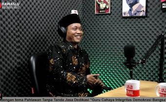 Dari Sekolah Menengah: Khafid Tekankan Pentingnya Berpikir Kritis sebagai Senjata Melawan Ancaman Demokrasi