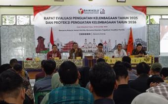Hadir dalam Evaluasi Kelembagaan, Bawaslu Kabupaten Tegal Simak Arahan Strategis Koordiv PP Bawaslu Jateng Terkait Kodifikasi UU Pemilu