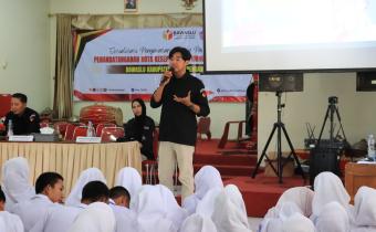 Bawaslu Kabupaten Tegal Dorong Generasi Berintegritas Lewat Sosialisasi Pengawasan Pemilu di SMK Negeri 1 Slawi
