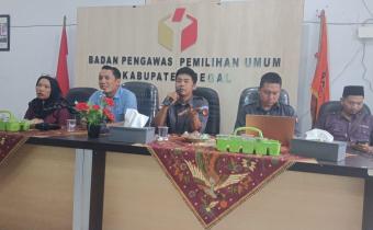 Penguatan Sistem Informasi dan Peningkatan Kinerja PPID Warnai Evaluasi Semester II Bawaslu Kabupaten Tegal