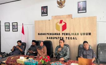 Arahan Kepala Sekretariat Bawaslu Kabupaten Tegal Dalam Sosialisasi Pengisian LHKPN di Lingkungan Bawaslu Kabupaten Tegal