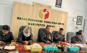 Menuju Program Kerja 2026 yang Efektif, Ketua Bawaslu Kabupaten Tegal Sampaikan Arahan Penting Dalam Rapat Internal