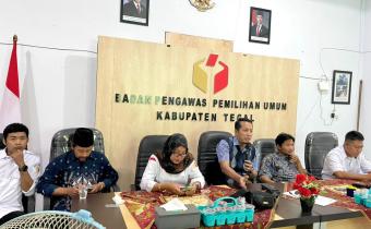 Perkuat Transparansi, Bawaslu Kabupaten Tegal Tetapkan Laporan Layanan Informasi Publik 2025