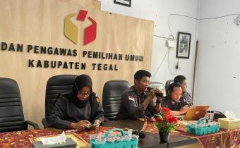 Bawaslu Kabupaten Tegal Bahas Program Edukasi Publik melalui Video dan Podcast