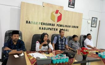 Perkuat Akuntabilitas, Bawaslu Kabupaten Tegal Gelar Pleno Penetapan Laporan Layanan Informasi Publik 2025