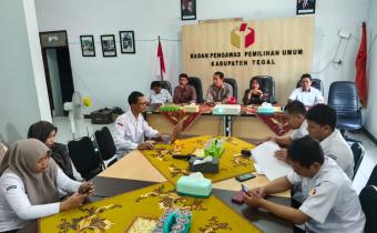 Bawaslu Kabupaten Tegal Gelar Rapat Pleno Bahas Persiapan Bimtek