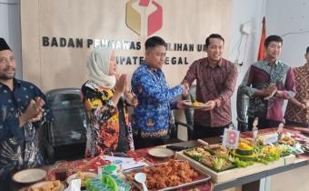 Rayakan HUT ke-18, Bawaslu Kabupaten Tegal Perkuat Semangat “Mengukuhkan Demokrasi”