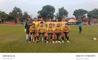 Friendly Match Pererat Soliditas dan Silaturahmi Bawaslu Kabupaten Tegal dengan Perangkat Desa Kecamatan Pangkah