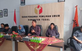 Bawaslu Kabupaten Tegal Perkuat Koordinasi melalui Rapat Internal Mingguan