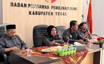 Bawaslu Kabupaten Tegal Gelar Rapat Evaluasi Capaian Program dan Realisasi Anggaran Tahun 2026