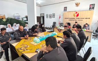 Matangkan Keterbukaan Informasi Publik, Bawaslu Kabupaten Tegal Tetapkan Substansi SAQ Monev KIP 2026