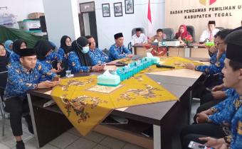 Matangkan Persiapan Sosialisasi Pengawasan Partisipatif Bersama Fatayat NU, Bawaslu Kabupaten Tegal Gelar Rapat Pleno